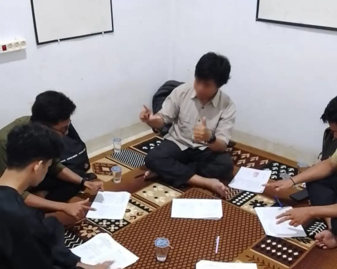 Tim tutor laki-laki Layyin